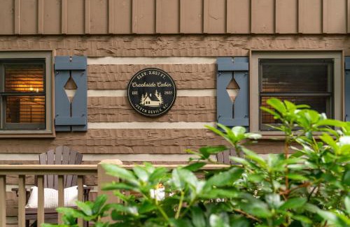 Seven Devils Casa | Creekside Cabin - Seven Devils,NC - Pet-Friendly, Close to Hiking & Fishing, and Family Games!