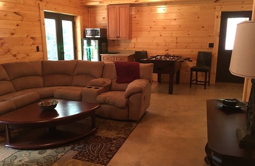 Burks Fork Cabina | Cabina Creekside, Willis, VA
