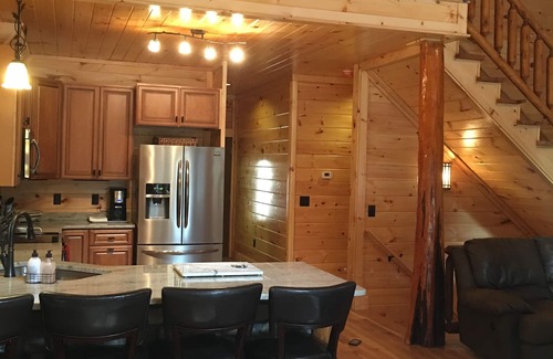 Burks Fork Cabina | Cabina Creekside, Willis, VA