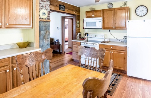 Bryson City Cabaña | Creekside Cabin with Free WiFi, Firepit, Full Kitchen, & Private W/D - Dogs OK