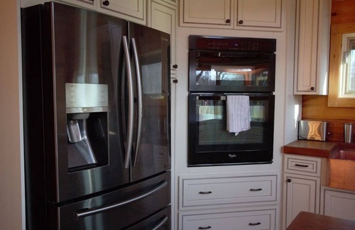 Leitchfield Cabina | Creekside Cabin with hot tub