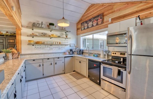 Wimberley Casa | Creekside Cabins - The Hunter's Lodge