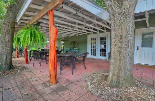 Wimberley Casa | Creekside Cabins - The Hunter's Lodge