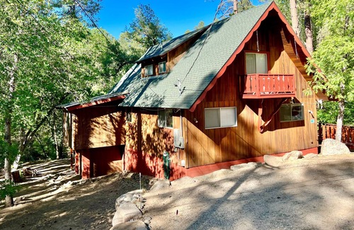 Groom Creek Cabina | Creekside Chalet - Prescott Cabin Rentals