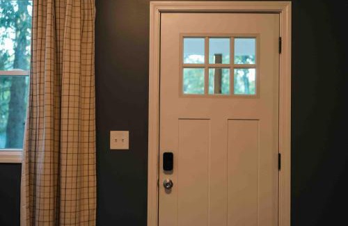 Carlton Casa | Creekside Cottage at Saegertown