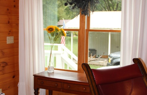 Blue Ridge Cabaña | Creekside Cottage just steps from Fightingtown Creek & 10 minutes from downtown.