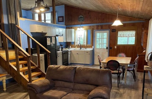 Bryson City Cabaña | Creekside Cottage