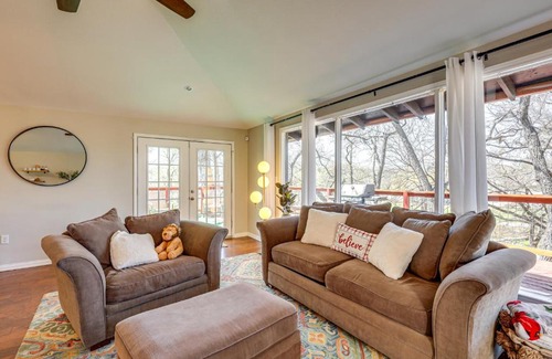 Belton Casa | Creekside Cottage with Deck and Hot Tub in Belton
