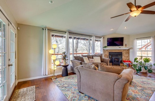 Belton Casa | Creekside Cottage with Deck and Hot Tub in Belton