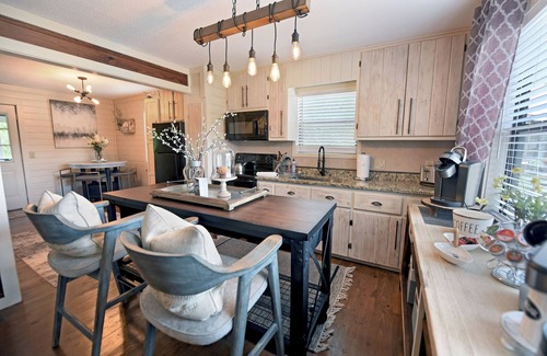 Blairsville Casa | Creekside Cottages : Sneffles Mountain Luxury in Town