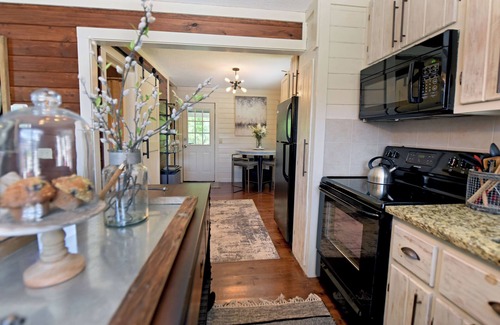 Blairsville Casa | Creekside Cottages : Sneffles Mountain Luxury in Town