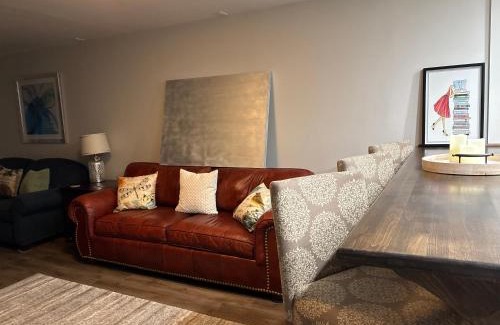 Drexel Cabina | Creekside Country Estate