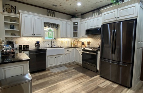 Ellijay Otro | Creekside Cozy Cabin