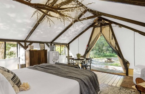 Greenbrier Casa | Creekside Farm Lower Tent