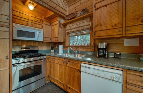 Hiawassee Cabina | Creekside Fish Cabin - Creek Front - Fire Pit
