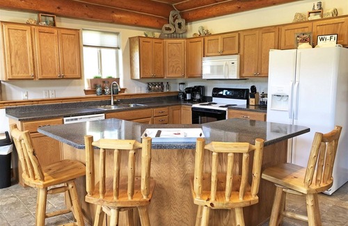 Hill City Casa | * NUEVO EN VRBO Creekside Gem