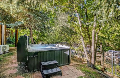 Moab Casa | Creekside Guest Cottage - 61 E 200- 1 Bed