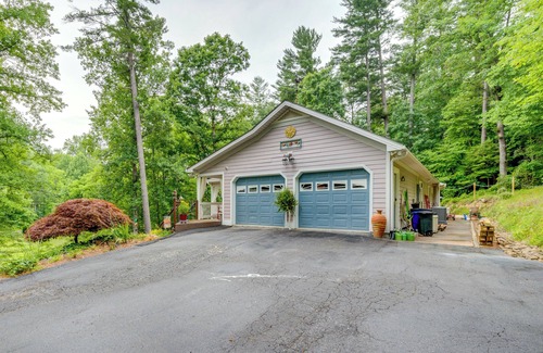Hendersonville Apartamento | Creekside Hendersonville Haven: Hot Tub & Fire Pit