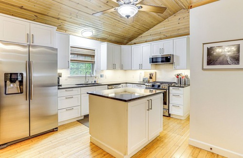 Mountain View Cabina | Home ¡Casa de Creekside Hideaway ’con acceso Fire Pit + Creek!
