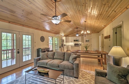 Mountain View Cabina | Home ¡Casa de Creekside Hideaway ’con acceso Fire Pit + Creek!