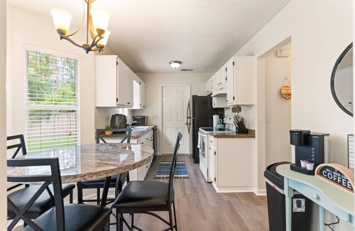 Brunswick Casa | Creekside Hideaway | 3 Bed, 3 Bath