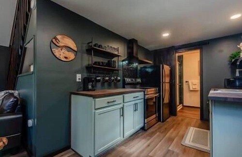 Branchport Cabina | Creekside Hideaway Cabin
