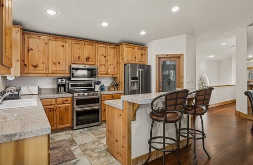Incline Village Casa | Creekside Incline Village Home Near Skiing, Lake, Hyatt Casino