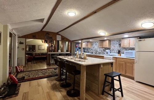 Nederland Cabina | Creekside Nederland Cabin.