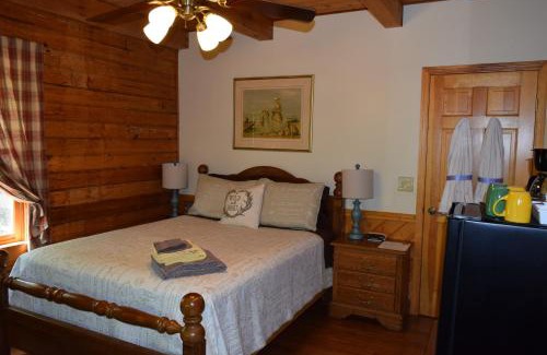 Robbinsville Cama Y Desayuno | Creekside Paradise Bed and Breakfast