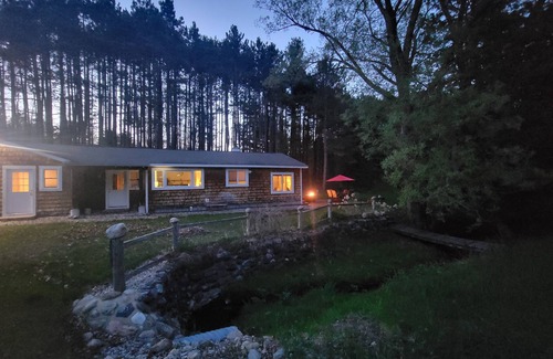 Lake Leelanau Cabaña | Creekside Private 2 Bedroom Ranch on 3 Acres