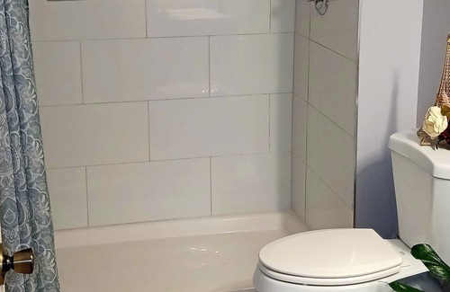 Church Street Apartamento | Creekside Retreat cozy studio with fitness center in charming Stockbridge