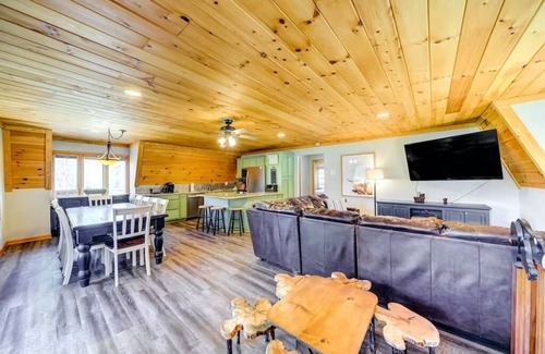 Ellijay Cabina | Creekside Retreat on Mountaintown Creek