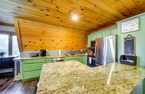 Ellijay Cabina | Creekside Retreat on Mountaintown Creek