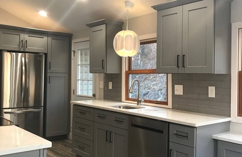 Woxall Casa | Creekside Retreat-spacious cottage nestled in the wildflowers and lush woods