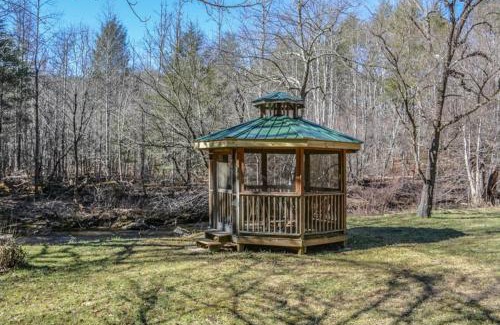 Morganton Casa | Creekside Retreat