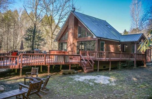 Morganton Casa | Creekside Retreat