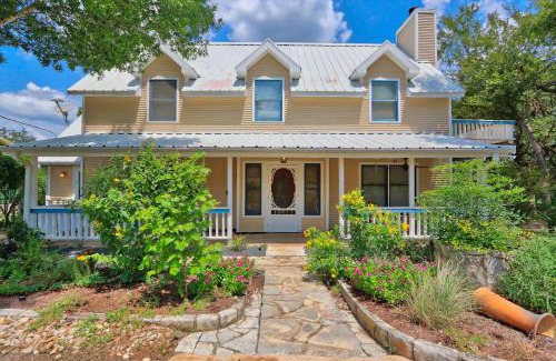 Wimberley Casa | Creekside Retreat