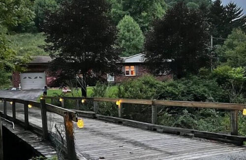Lansing Casa | Creekside Rural Retreat in Beautiful Ashe County