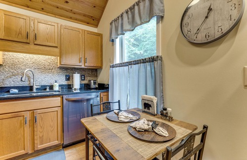 Marble Cabina | Creekside Smokies Cabin 8 Mi to Murphy