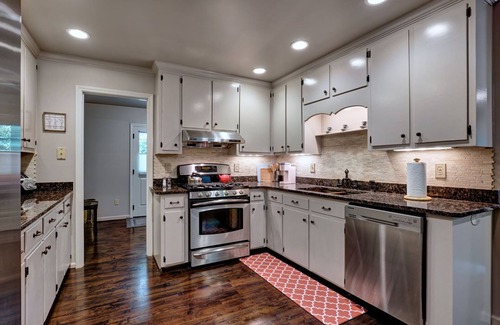 Scaly Mountain Casa | Creekside, spacious home for 8; 9 mi. Highlands, close Sky Valley, GA