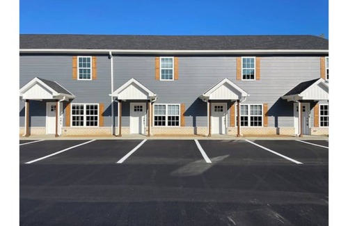 Bloomingdale Casa | Creekside Townhomesnn
