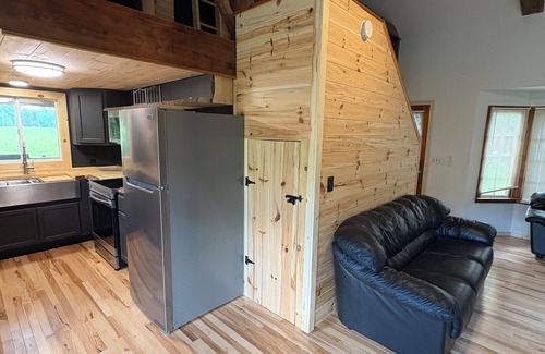 Angelica Cabina | Creekside View Cabin - Newly Remodeled