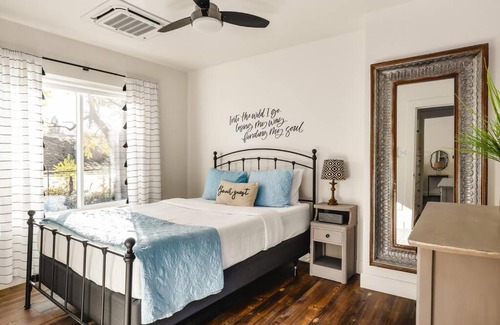 Grass Valley Casa | Creektown Cottages The Dogwood