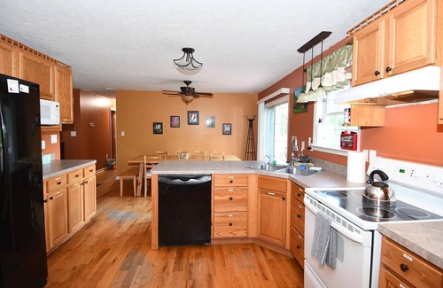 Berkeley Springs Casa | Creekview Cabin - A Perfect Escape
