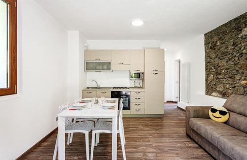 Cremia Casa | Cremia Suits by Halldis
