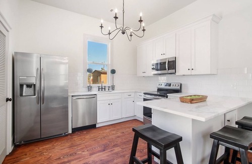 Faubourg Delassize Condominio | Creole Charm: Historic Home in Vibrant Uptown