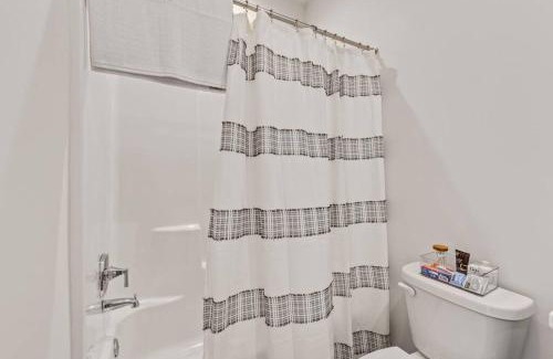 Lafayette Apartamento | Creole House/KING bed/Relax in Cajun Comfort!