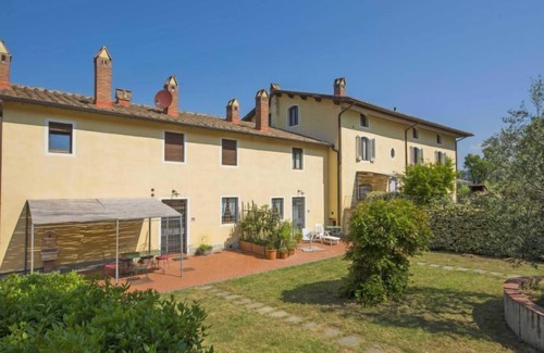 Serravalle Pistoiese Apartamento | Crepuscolo by Interhome