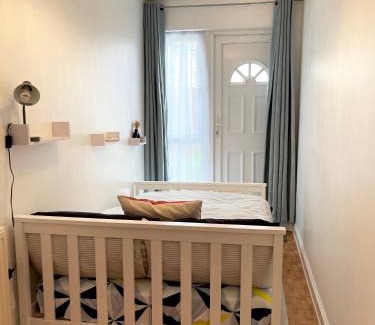 Chadwell Apartamento | Crescent Apartment - Two bedroom