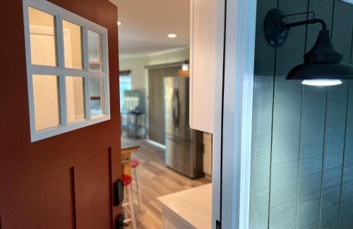 Quincy Casa | Crescent Bar Waterfront Home- Private Beach, Water Views, Hiking, Golf, Live Concerts